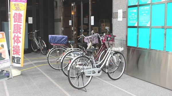 エスマイル薬局　プラザ店の駐輪場