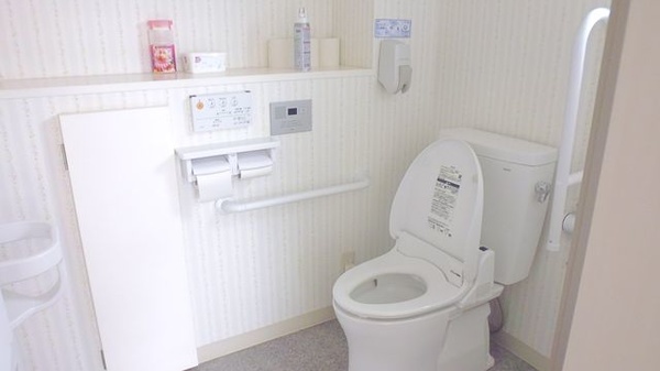 しらとり調剤薬局のお手洗い