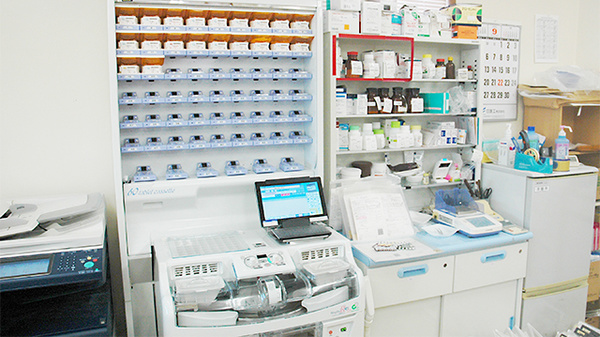 オリーブ薬局　呼坂店の調剤器具