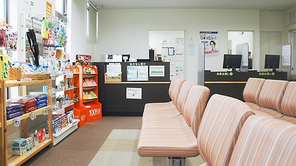 オリーブ薬局　長府店の受付/カウンター