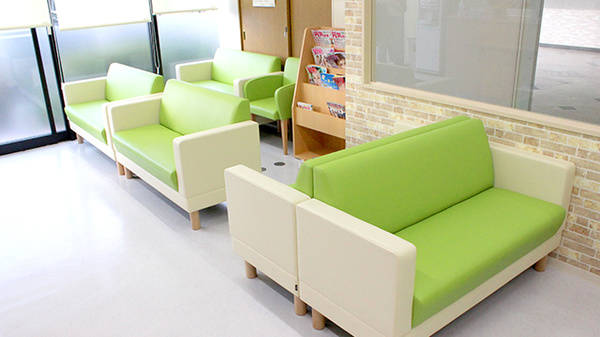 セイムス　南栗橋薬局の待合スペース