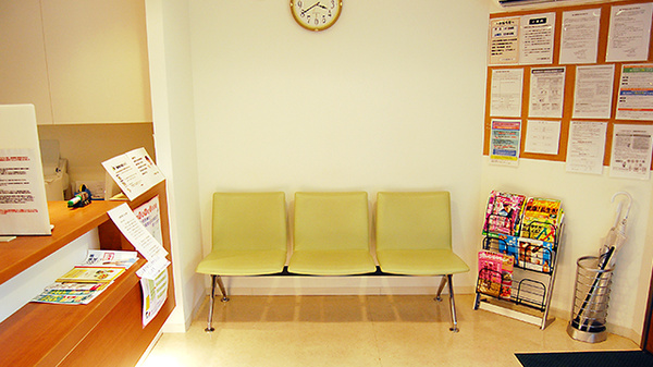 ひかり薬局　清川店の待合スペース