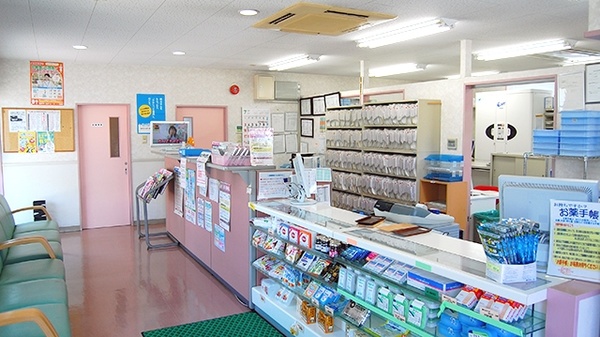 西宮市調剤薬局の受付/カウンター