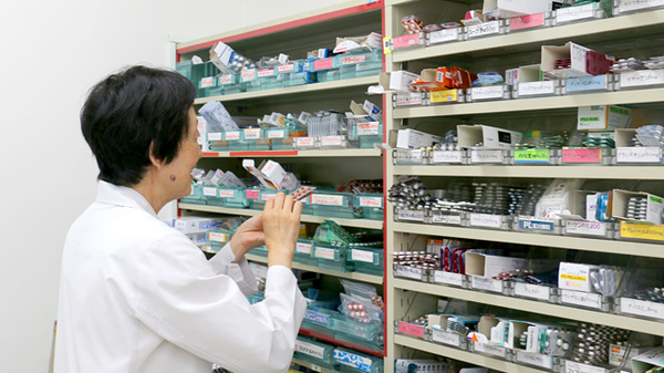 セイコー薬局　柏の森店の作業風景