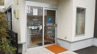 ひかり薬局　春日店の入口