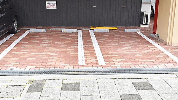 マリーンハート薬局の駐車場