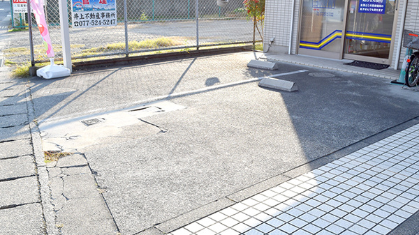 ショコラ調剤薬局の駐車場