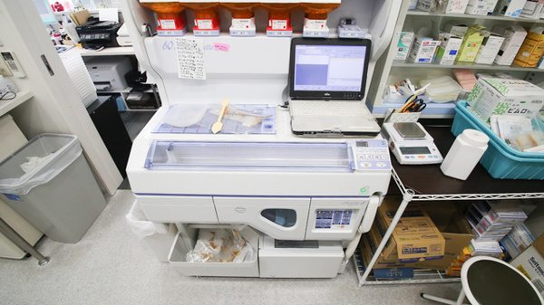 調剤薬局薬手院の調剤器具