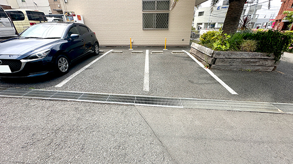 友愛薬局　佐倉店の駐車場