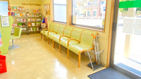 友愛薬局　みらい平店の待合スペース