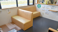 サクラ調剤薬局　早良店の待合スペース