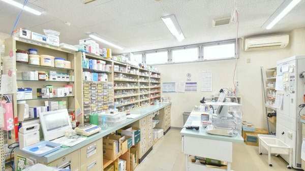 ドラッグイレブン薬局千代田店の調剤室