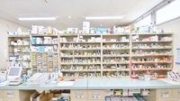 ドラッグイレブン薬局千代田店の薬棚