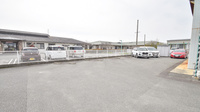 ドラッグイレブン薬局千代田店の駐車場