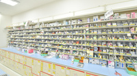 ドラッグイレブン薬局築城店の薬棚
