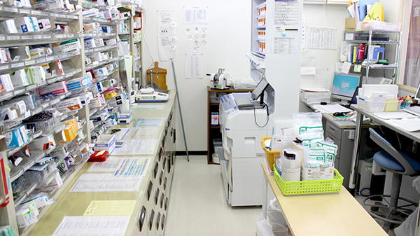 リフレ薬局　上桜木店の調剤室