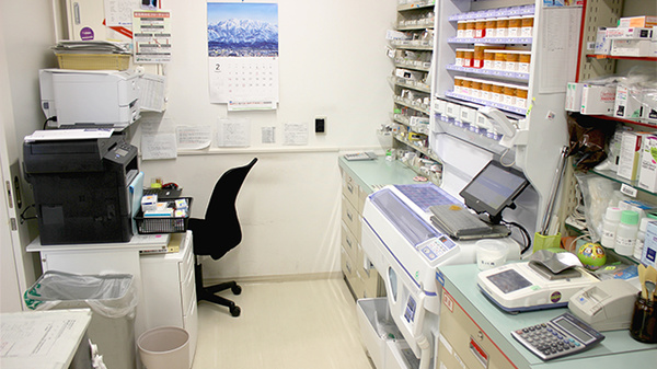 リフレ薬局　柏木店の調剤室