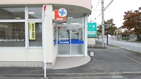 マルエ薬局　川原店の入口