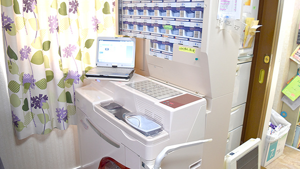 青山薬局　日吉台店の調剤器具