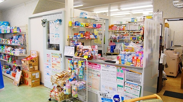 青山薬局　一番町店の受付/カウンター