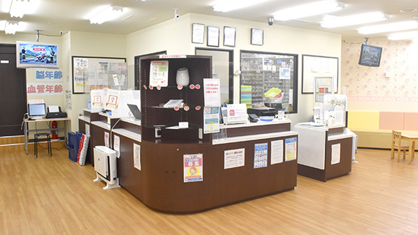 フラワー薬局東中野店の受付/カウンター