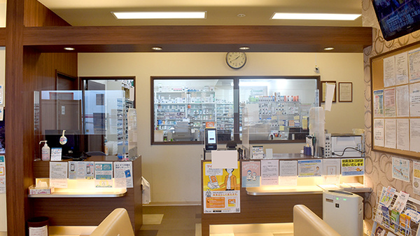 フラワー薬局横浜本牧店の受付/カウンター