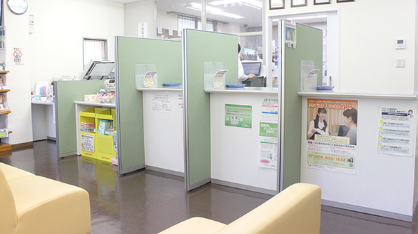 横浜調剤薬局　荏田店の受付/カウンター