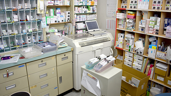 横浜六角橋薬局の調剤室