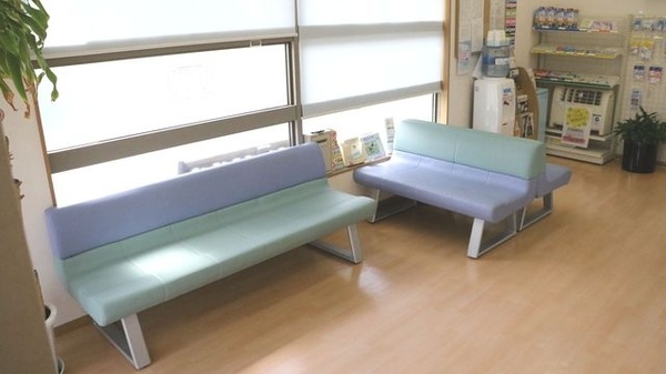 堅田みらい薬局の待合スペース