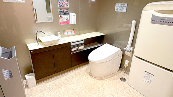 東手城ココフル薬局のお手洗い