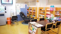 乙訓調剤薬局　向日町店の待合スペース