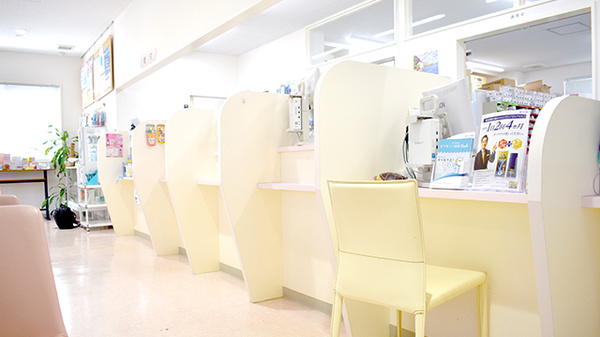 かめのこ調剤薬局の受付/カウンター