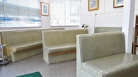武蔵野調剤薬局　南町店の待合スペース