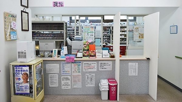 くすのき調剤薬局　花小金井店の受付/カウンター
