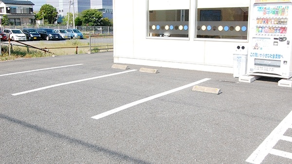 すず薬局　若栗店の駐車場