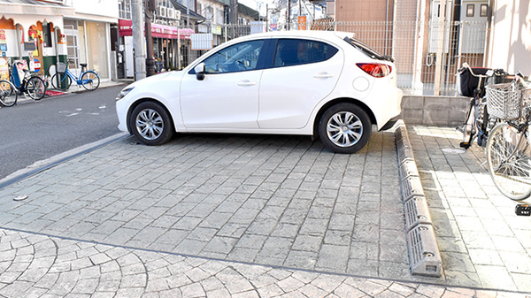 牧野あおば薬局の駐車場
