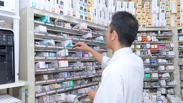 ふうせん薬局　上社店の作業風景