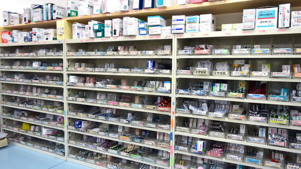 薬棚