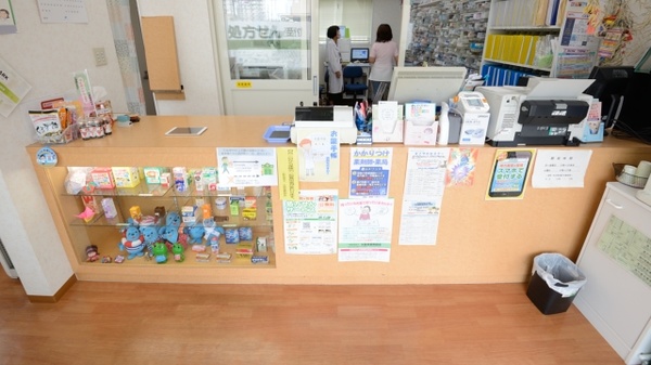 進行堂西薬局の受付/カウンター
