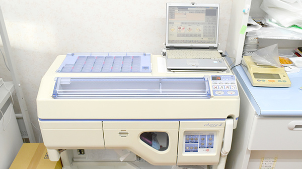 進行堂西薬局の調剤器具