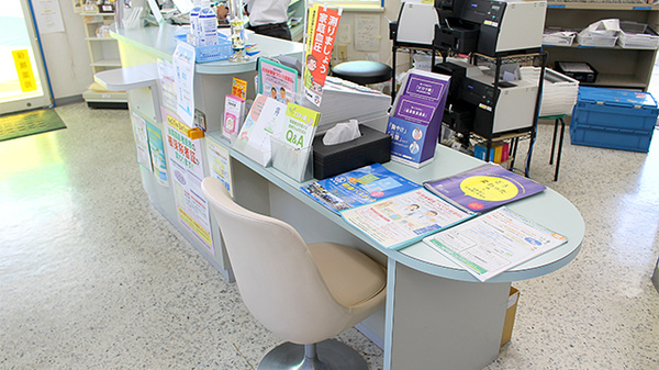 ブルークロス調剤薬局　大津店の受付/カウンター