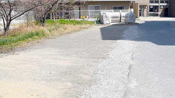 メイキ薬局　長砂の駐車場