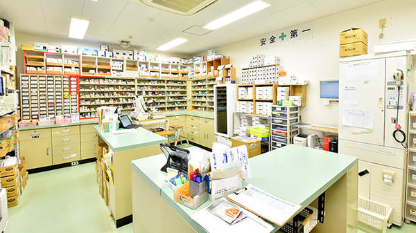 サエラ薬局　泉佐野店の調剤室