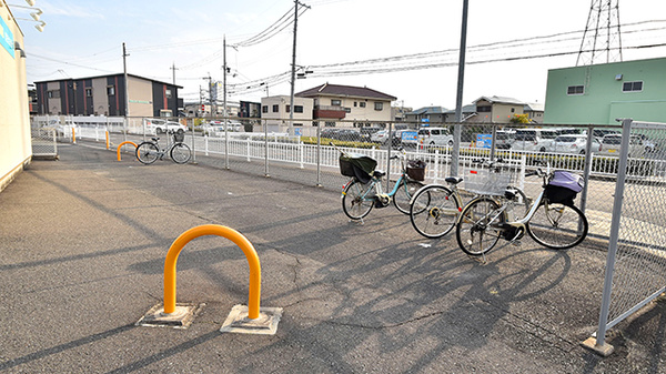 サエラ薬局　泉佐野店の駐輪場
