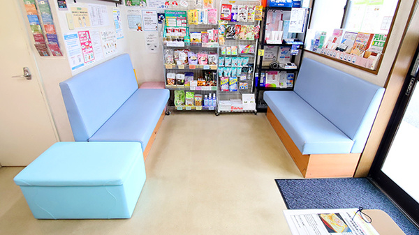 サエラ薬局 泉大津店の待合スペース