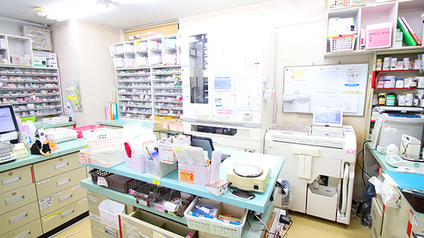 サエラ薬局 豊里店の調剤室