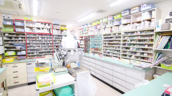 同仁薬局の調剤室