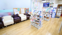 サエラ薬局 古市店の待合スペース