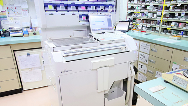 サエラ薬局 箕面店の調剤器具