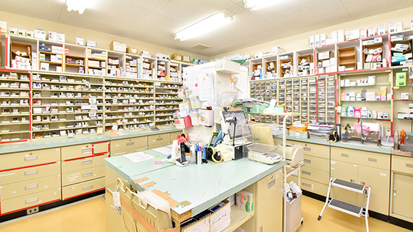 サエラ薬局 灘店の調剤室